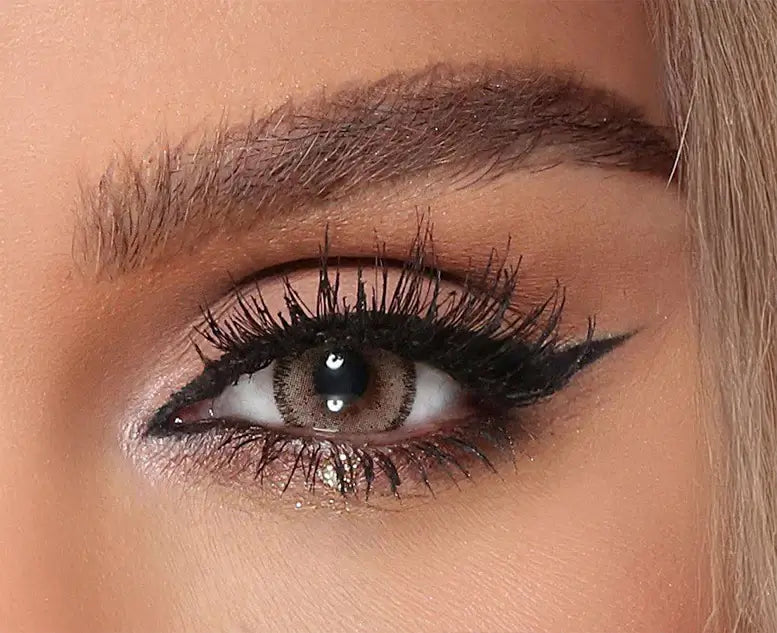 تسوقي العدسات اللاصقة الملونة